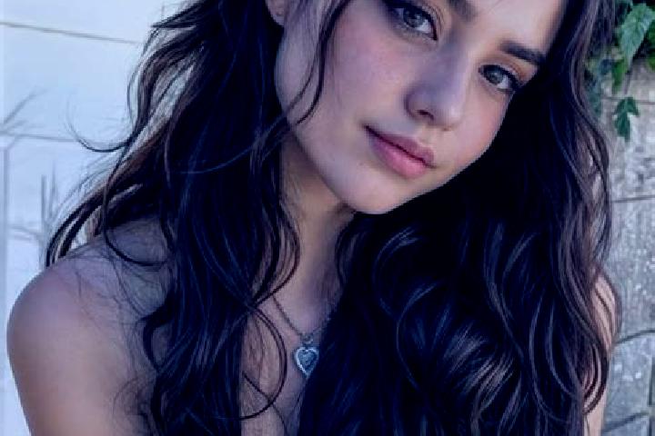 Sage, 23, a chestnut hazel-eyed european companion based in Collbato. Offering Erotic Massage, Tantra, Prostate Massage, 69, Girlfriend Experience. Available...