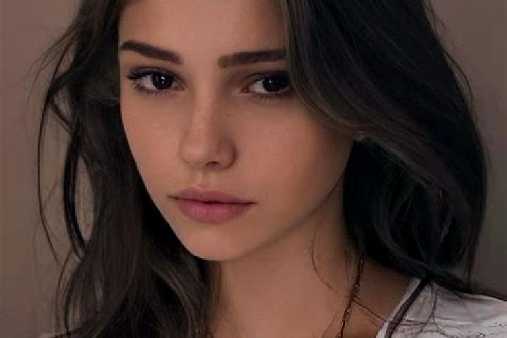 Sage, 23, a chestnut hazel-eyed slavic companion based in Bairro do Alto da Boavista. Offering Roleplay, Massage, Erotic Massage. Available for incall and ou...