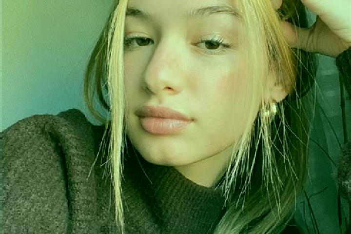 Sage, 24, a blonde brown-eyed latina companion based in Denta. Offering Striptease, Roleplay, Erotic Massage. Available for incall and outcall, overnight boo...