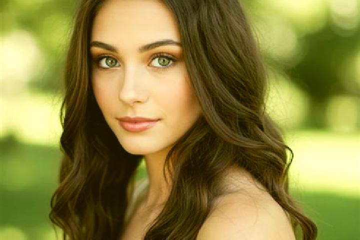 Sage, 24, a brunette hazel-eyed slavic companion based in Albeni. Offering CIM, GFE, Deep French Kissing. Available for incall and outcall, overnight booking...