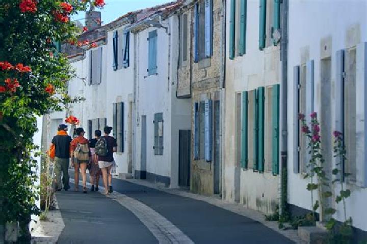 Sage, 24 — Escort in Ars-en-Re, France