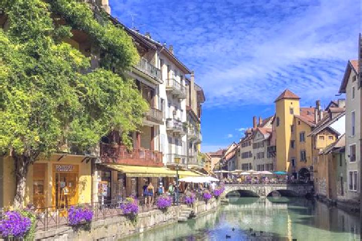 Sage, 24 — Escort in Evans, France
