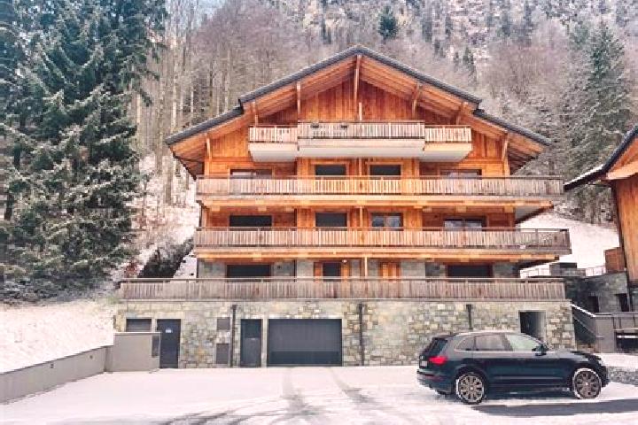 Sage, 24 — Escort in Montriond, France