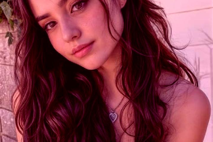 Sage, 25, a auburn brown-eyed middle eastern companion based in Zschepplin. Offering Duos, Roleplay, BDSM, OWO, Girlfriend Experience. Available for incall a...