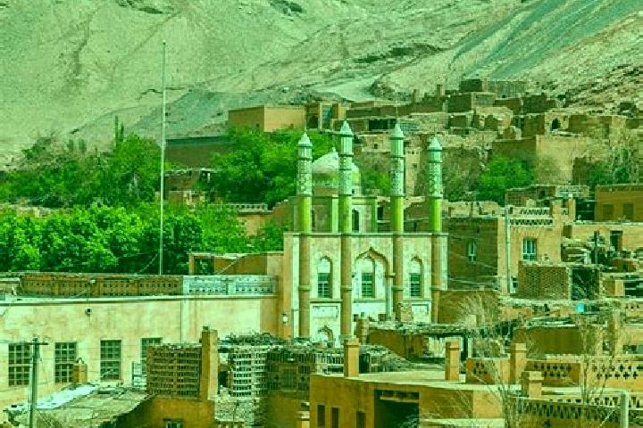 Sage, 25 — Escort in Kashgar, China
