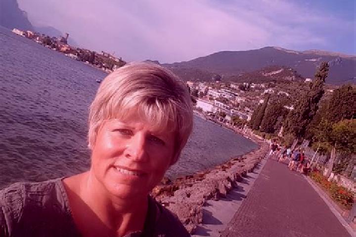 Sage, 25 — Escort in Nanzdietschweiler, Germany