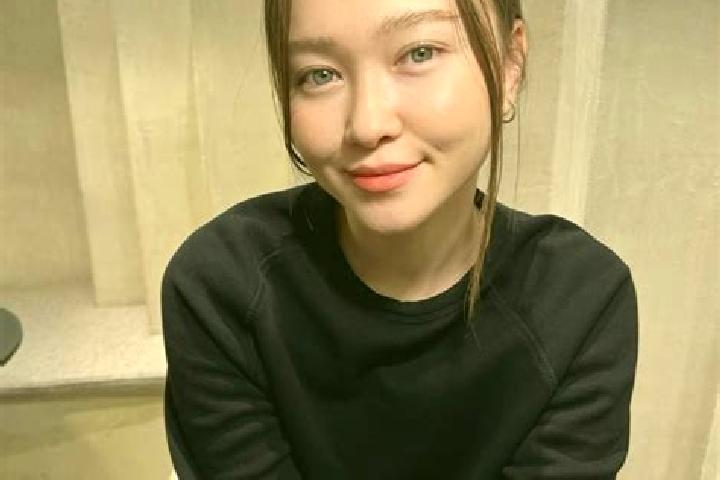 Sage, 26, a chestnut blue-eyed asian companion based in Roasio. Offering Prostate Massage, Striptease, Deep French Kissing, OWO, Tantra. Available for incall...