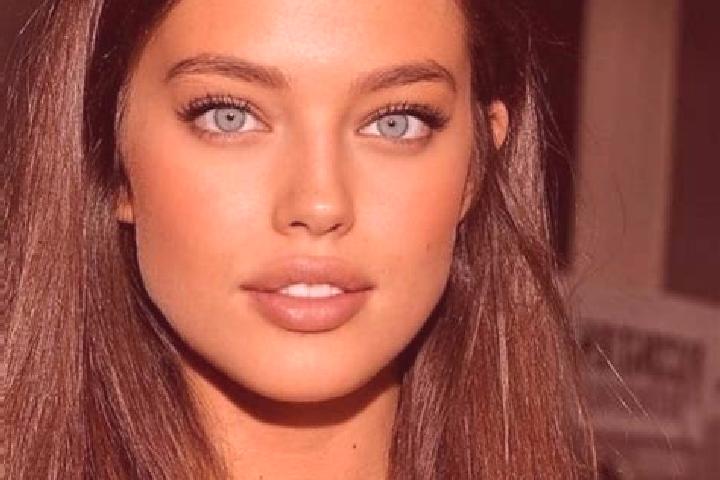 Sage, 26, a chestnut grey-eyed caucasian companion based in Boroaia. Offering Deep French Kissing, Party Girl, Travel Companion, Massage. Available for incal...