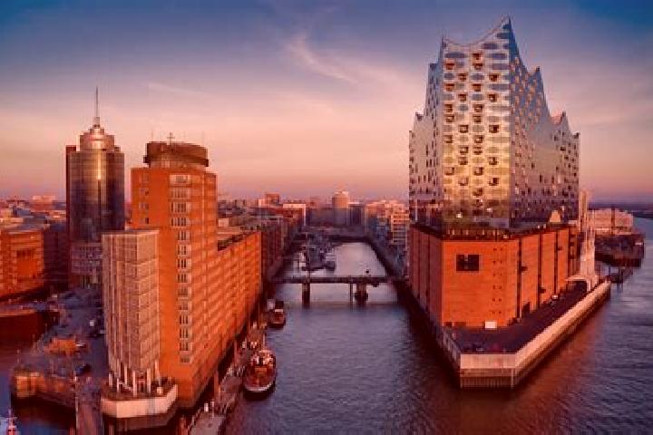 Sage, 27 — Escort in HafenCity, Germany