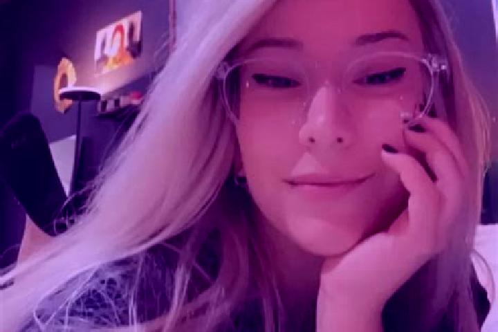 Sage, 28, a blonde dark-eyed indian companion based in Fushan. Offering Party Girl, Tantra, CIM, Roleplay, BDSM. Available for incall and outcall, day and ev...