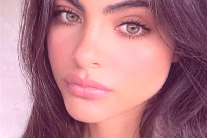 Sage, 28, a chestnut dark-eyed indian companion based in Ciecina. Offering Deep French Kissing, Travel Companion, Fetish, Domination. Available for incall an...