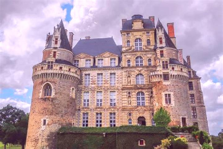 Sage, 30 — Escort in Brissac-Quince, France