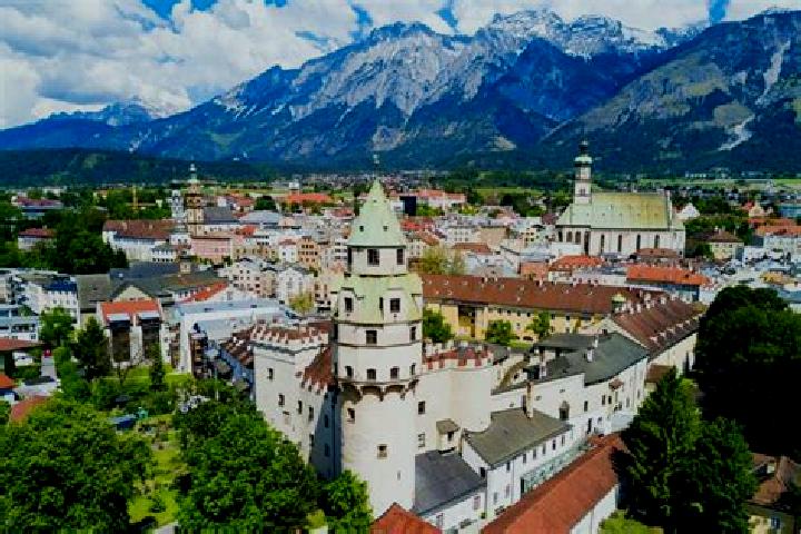 Sage, 30 — Escort in Hall in Tirol, Austria