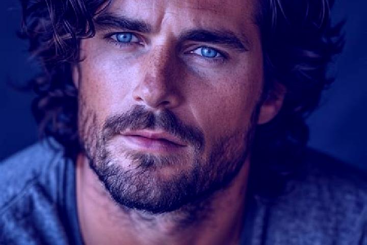 Sage, 31, a chestnut grey-eyed caucasian companion based in Sithor Kandal. Offering Dinner Date, A-Level. Available for incall and outcall, overnight booking...
