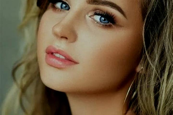 Sage, 31, a dark blonde blue-eyed asian companion based in Bihar Sharif. Offering Party Girl, GFE. Available for incall and outcall, day and evening dates.