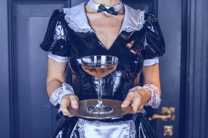 Sage, 32, a black amber-eyed slavic companion based in Uldum. Offering Striptease, BDSM, Roleplay. Available for incall and outcall, day and evening dates.