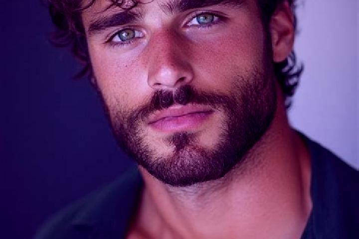 Sage, 32, a brunette green-eyed slavic companion based in Santa Marta de Tormes. Offering Travel Companion, OWO, GFE, Massage. Available for incall and outca...