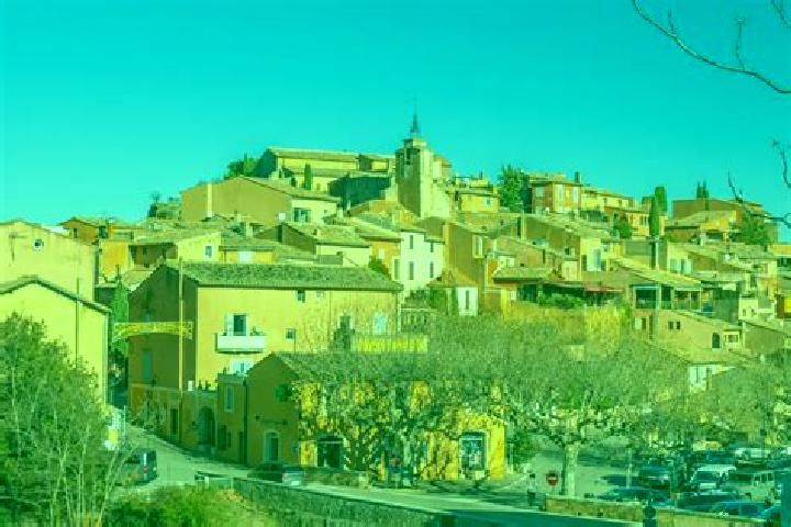 Sage, 32 — Escort in Roussillon, France