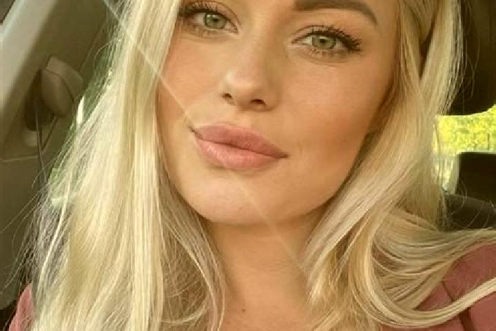 Sage, 33, a blonde hazel-eyed middle eastern companion based in Bijaenaka. Offering Prostate Massage, Overnight, Party Girl, Deep French Kissing. Available f...