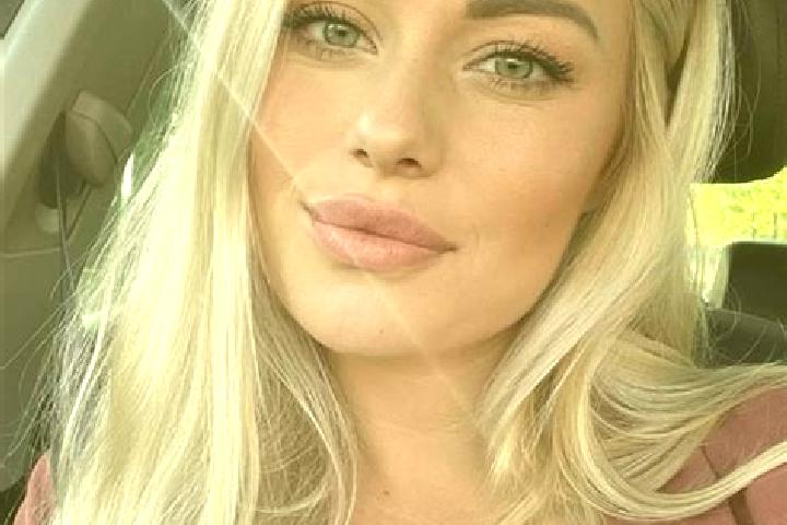 Sage, 33, a dark blonde hazel-eyed caucasian companion based in Tragliatella Campitello. Offering Erotic Massage, BDSM, Prostate Massage, Striptease. Availab...