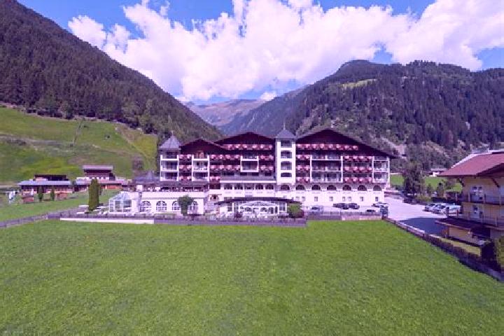 Sage, 34 — Escort in Neustift bei Guessing, Austria