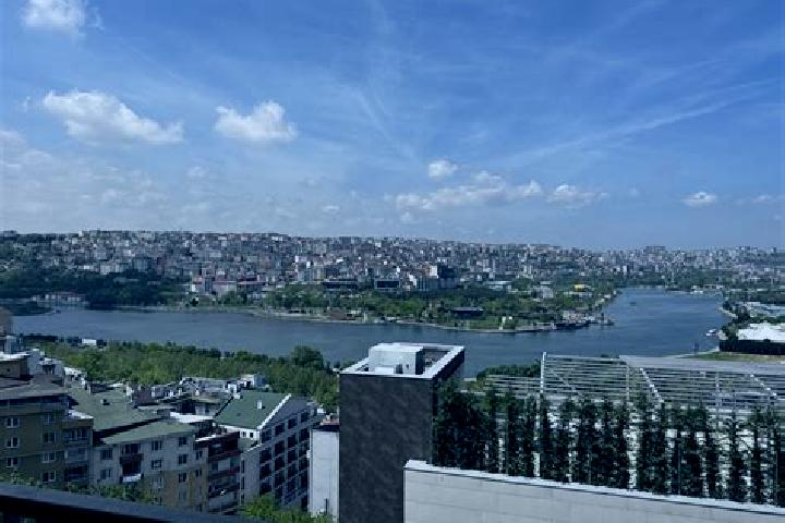 Sage, 34 — Escort in Suetluece, Turkey