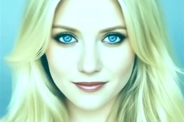 Sage, 35, a blonde amber-eyed caucasian companion based in Cobeja. Offering 69, OWO. Available for incall and outcall, day and evening dates.