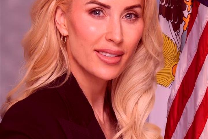 Sage, 35 — Escort in Barrington Hills, United States