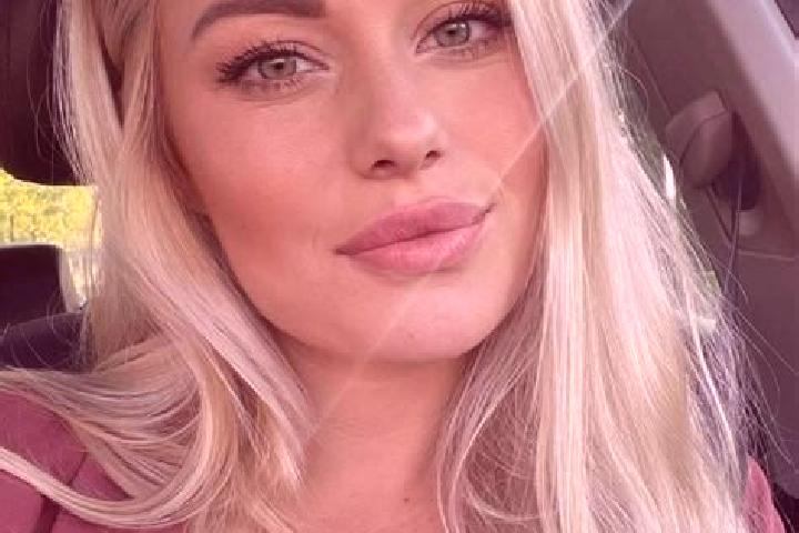 Sage, 36, a blonde green-eyed caucasian companion based in Beringe. Offering Massage, Roleplay, Striptease, Erotic Massage, A-Level. Available for incall and...