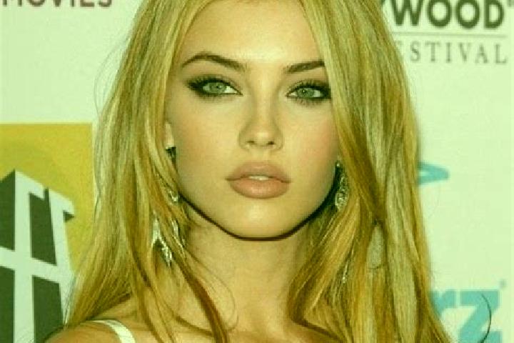 Sage, 36, a blonde hazel-eyed caucasian companion based in Yueyang. Offering GFE, Massage, A-Level, Deep French Kissing. Available for incall and outcall, da...