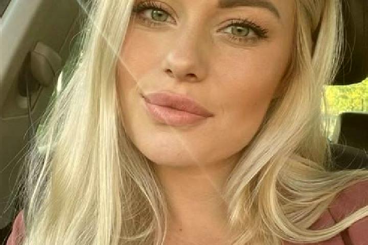Sage, 36, a blonde hazel-eyed mixed companion based in Prairie du Sac. Offering OWO, 69, Fetish, Massage. Available for incall and outcall, day and evening d...