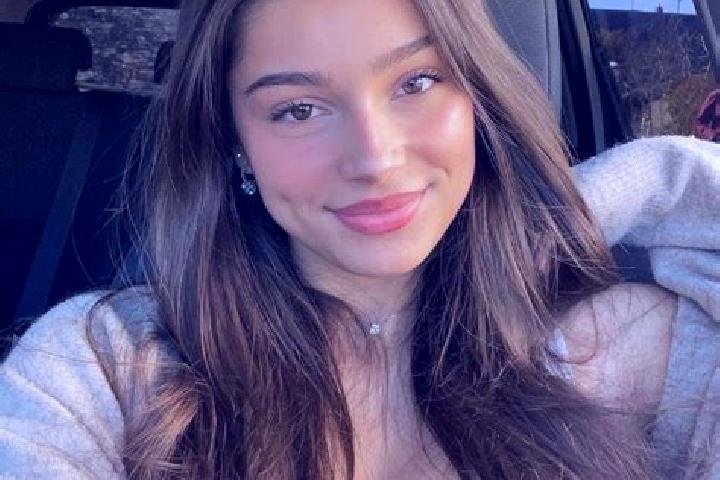 Sage, 36, a brunette blue-eyed mediterranean companion based in Kannoura. Offering Travel Companion, Fetish, CIM, Party Girl. Available for incall and outcal...