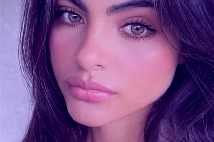 Sage, 36, a brunette green-eyed mediterranean companion based in Chiusi Scalo. Offering Dinner Date, Deep French Kissing, Party Girl. Available for incall an...