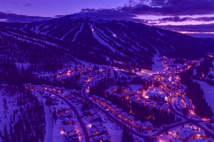 Sage, 36 — Escort in Sun Peaks, Canada