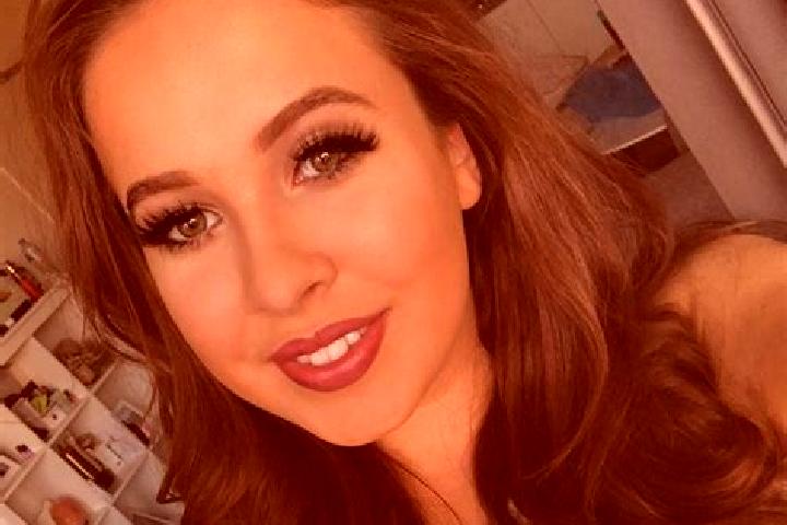 Sage, 37, a auburn amber-eyed latina companion based in Puget-sur-Argens. Offering Striptease, Fetish, GFE, Domination. Available for incall and outcall, ove...