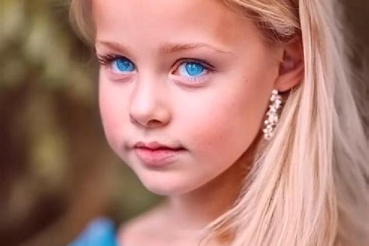 Sage, 37, a blonde blue-eyed asian companion based in Pailitas. Offering A-Level, CIM, Party Girl, Duos. Available for incall and outcall, day and evening da...