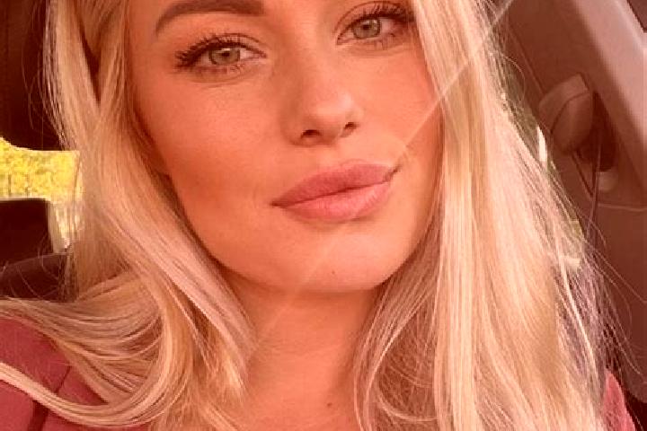 Sage, 37, a blonde hazel-eyed mixed companion based in Taviano. Offering Domination, Striptease, Travel Companion, 69, Fetish. Available for incall and outca...