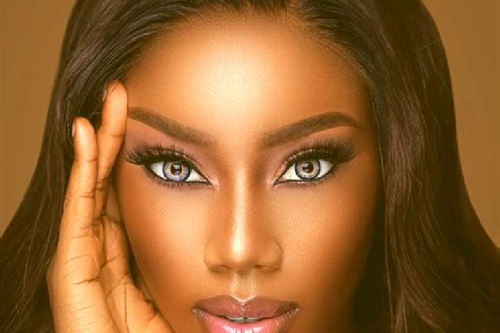 Sage, 37, a red blue-eyed ebony companion based in Santana de Pirapama. Offering CIM, Roleplay, Prostate Massage. Available for incall and outcall, day and e...