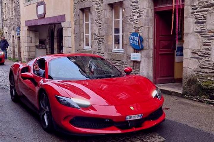 Sage, 38 — Escort in Larre, France