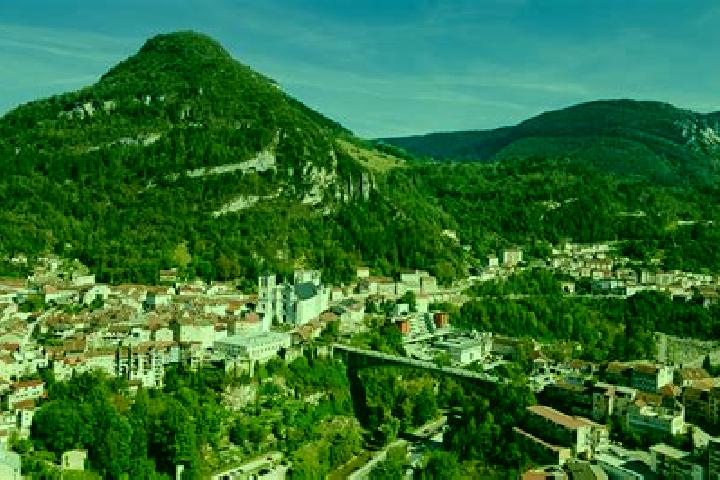 Sage, 38 — Escort in Vaux-les-Saint-Claude, France