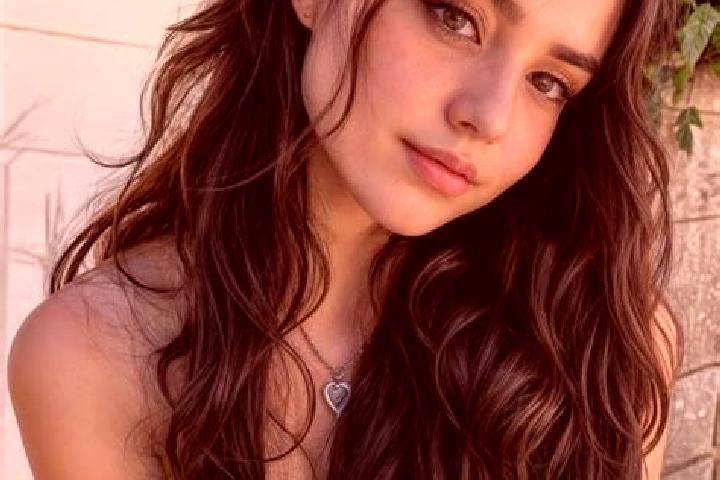 Sage, 39, a auburn brown-eyed middle eastern companion based in Qiryat HaYovel. Offering Duos, Girlfriend Experience, Couples, Roleplay, CIM. Available for i...