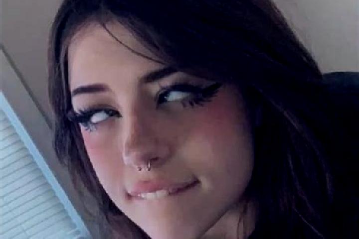 Sage, 39, a brunette dark-eyed mixed companion based in San Casimiro. Offering Party Girl, A-Level, OWO, Girlfriend Experience. Available for incall and outc...