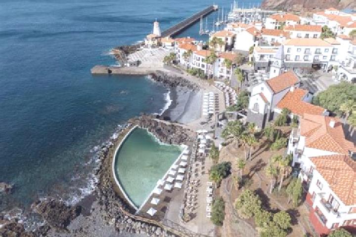 Sage, 39 — Escort in Canical, Portugal