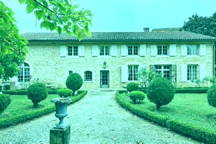 Sage, 39 — Escort in Cuiseaux, France
