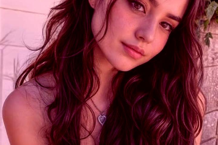 Scarlett, 20, a brunette hazel-eyed caribbean companion based in Cumbres III. Offering Domination, Party Girl, Dinner Date, CIM. Available for incall and out...