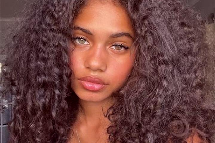 Scarlett, 20, a chestnut blue-eyed ebony companion based in Alum Creek. Offering Fetish, BDSM, Erotic Massage, Girlfriend Experience. Available for incall an...