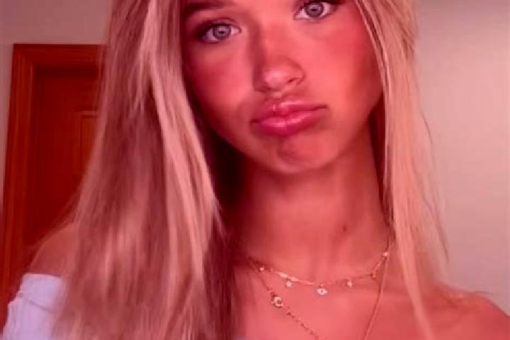 Scarlett, 20, a dark blonde blue-eyed middle eastern companion based in Sao Jose dos Quatro Marcos. Offering Party Girl, Couples, Girlfriend Experience, Mass...