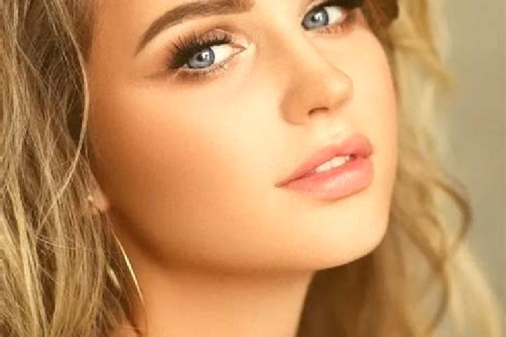 Scarlett, 20, a dark blonde blue-eyed middle eastern companion based in Sao Nicolau. Offering Erotic Massage, Tantra, Party Girl, Prostate Massage. Available...