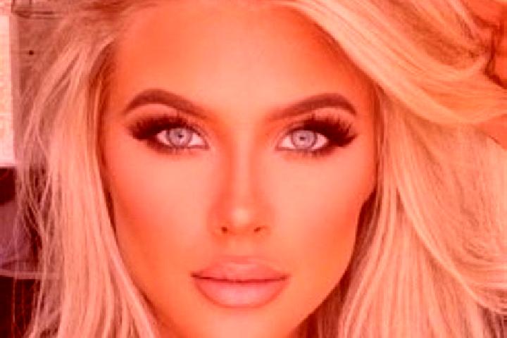 Scarlett, 20, a platinum blonde grey-eyed latina companion based in Parcovaci. Offering Overnight, Dinner Date, GFE. Available for incall and outcall, day an...