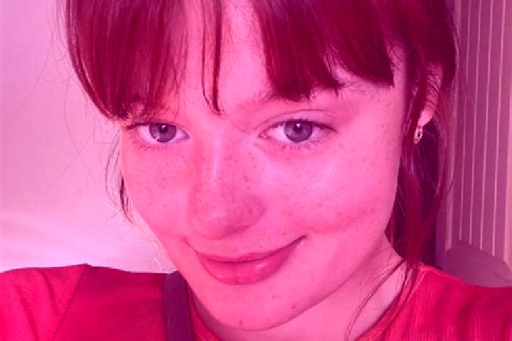 Scarlett, 20, a red brown-eyed ebony companion based in Hayden Lake. Offering GFE, CIM, BDSM. Available for incall and outcall, day and evening dates.
